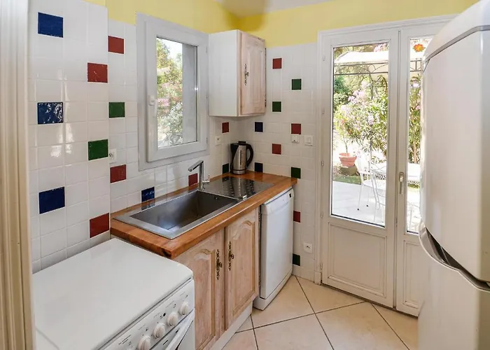 Beautiful In With Kitchen لا غارد